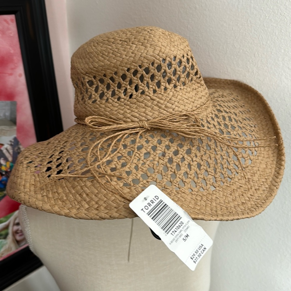 Nwt Torrid Beige Open Swirl Patterned Floppy Hat … - image 1